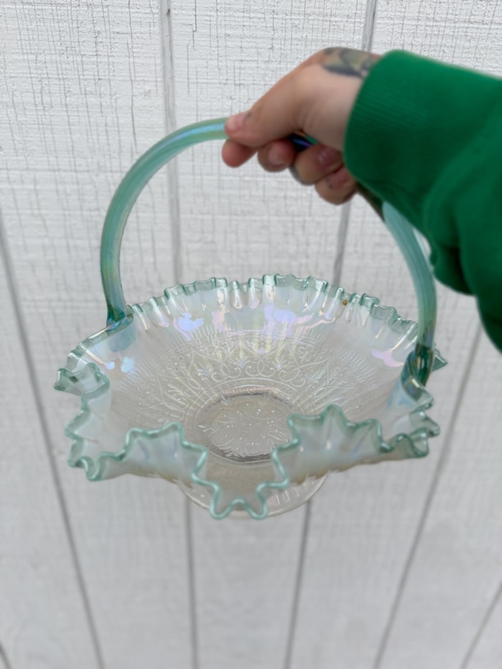 CARNIVAL HEARTS & FLOWERS LARGE FENTON SIGNED BILL FENTON WHITE BASKET BOWL